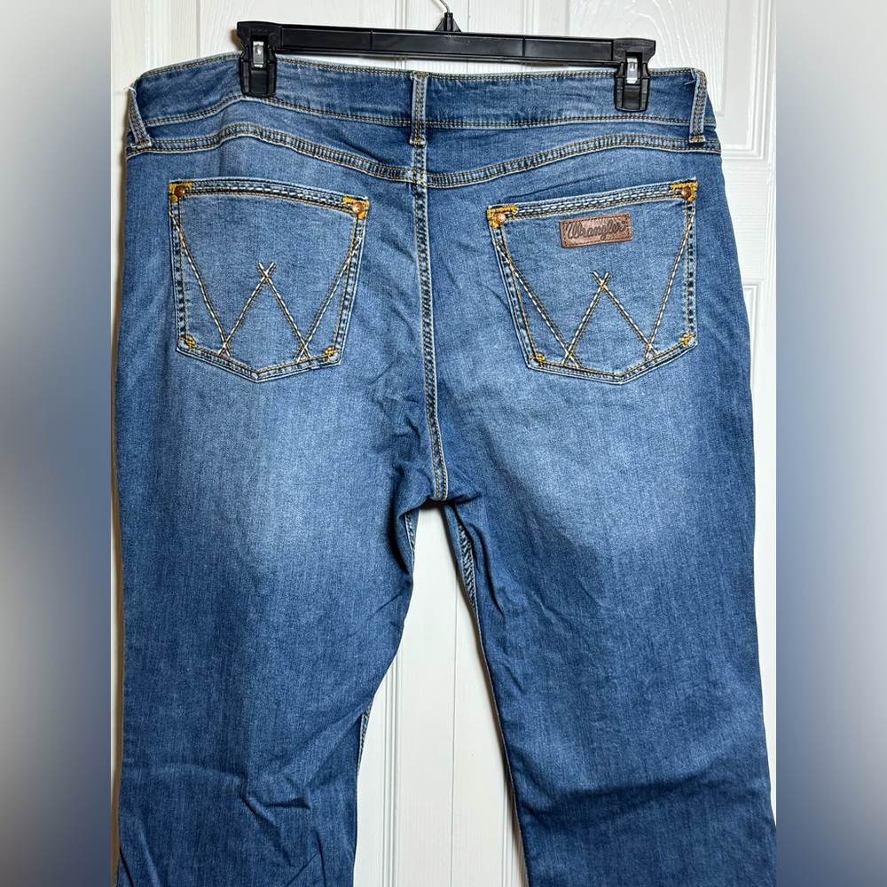 Wrangler Women's Straight Leg Denim Jeans - Picture 5 of 8